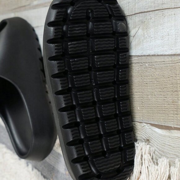 Black Fashionable Women's Anti-Slip Slippers - Picture 7 of 7